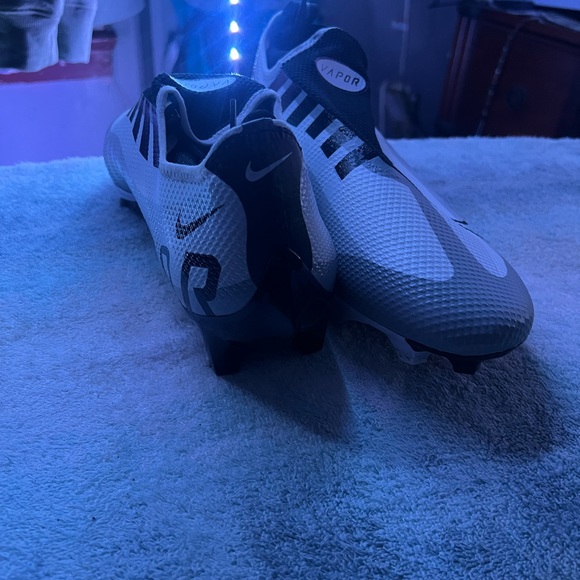 Nike Vapor Edge Pro 360 White Black Pure Platinum
Football Cleats Men Sz 12 new - Picture 6 of 7